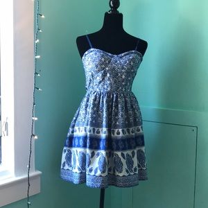 Adorable blue and white patterned dress